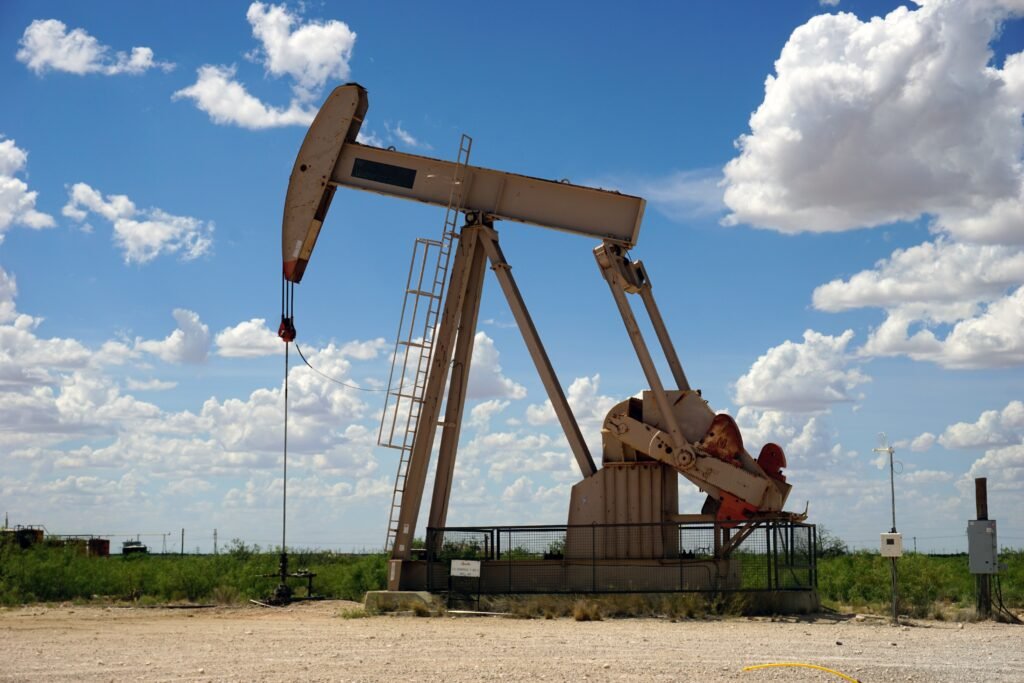Сырье. Как инвестировать в нефть